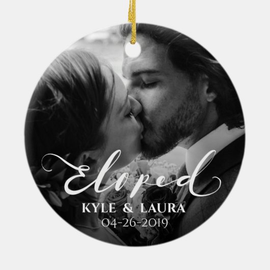 駆け落ちされた結婚の発表の写真のオーナメント セラミックオーナメント (裏面)