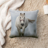 駆け足の白馬 クッション (ブランケット)