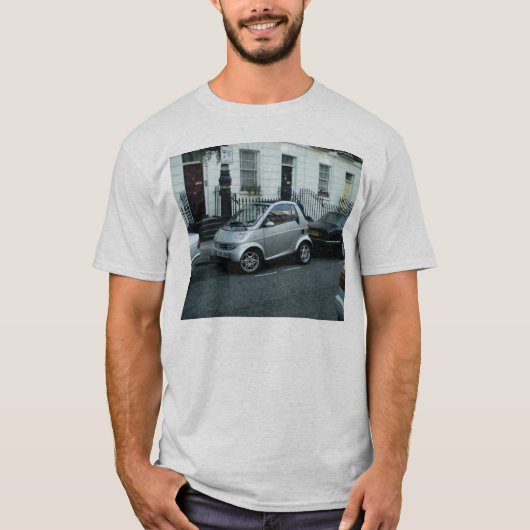駐車のなされた簡単 Tシャツ (正面)