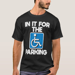 駐車場の中 – 車いすハンディキャップ無効化 Tシャツ