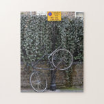 駐輪場, Pavilion Road, Chelsea,イギリス ジグソーパズル<br><div class="desc">パズルは、英国のチェルシーにあるパビリオンロードに沿ってポールに連結された自転車のオリジナル写真を特集している。この店から図解入りの、写真付きのは、追加のパズルや写真の写真も数多く用意されている。あなたはもし探しているパズルが見つからない場合は、リベ連絡ッカに自分だけの設計のものを持って欲しい!</div>