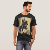 騎士と彼のステップ – ヴィンテージモノクロ Tシャツ (正面フル)