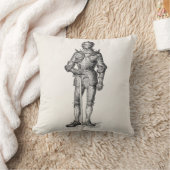 騎士中世輝くな装甲剣紋章付き外衣 クッション (ブランケット)