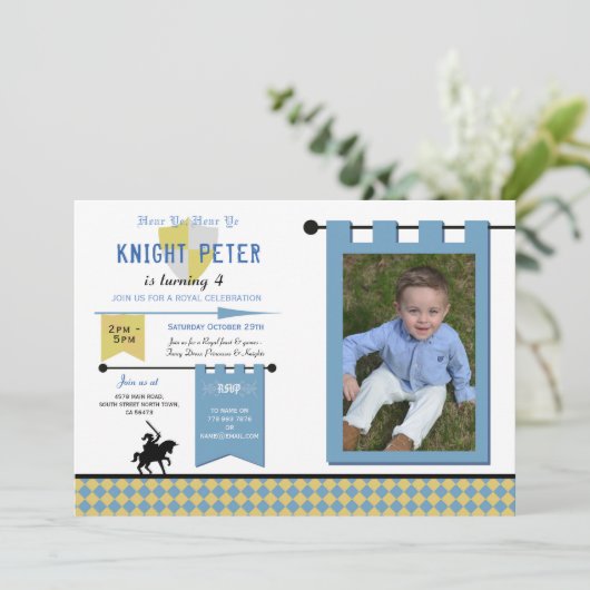 騎士写真中世の誕生日パーティーブルー 招待状 (スタンド正面)