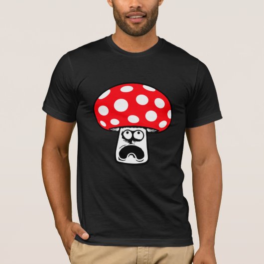 驚いたキノコの顔 面白い悲鳴 Tシャツ (正面)