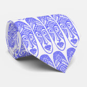 驚いたティキマスク – 白に電気ブルー ネクタイ (ロール)