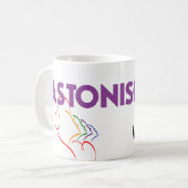 驚いている小さい女性"!" マグ (正面左)