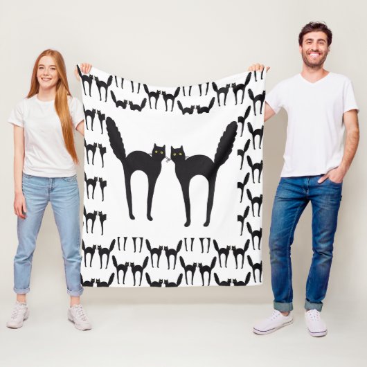 驚かされた黒猫 フリースブランケット (インサイチュ)