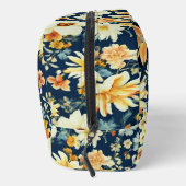 驚くべきオレンジ色の黄色と繊細な白い花 ドップキット (右)