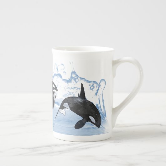 驚くべき白黒の水色のOrcas ボーンチャイナマグカップ (右)