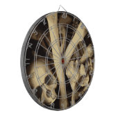 骨のカルドロン。 ダーツボード (正面左)