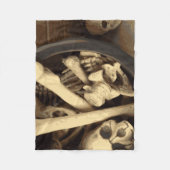 骨のカルドロン。 フリースブランケット (正面)