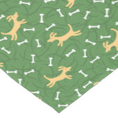 骨の背景を持つ幸運な犬 ショートテーブルランナー (コーナー)