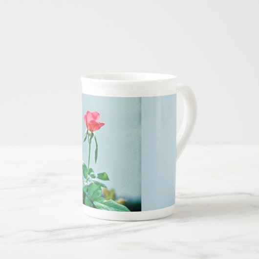 骨灰磁器のマグの開花そして芽は上がりました ボーンチャイナマグカップ (正面右)