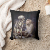 骨組の前の猿 クッション (ブランケット)