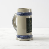 骨組を搭載するスカルおよび骨組ガラスのビールのジョッキ ビールジョッキ (正面左)