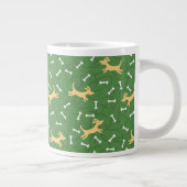 骨背景の幸運な犬 ジャンボコーヒーマグカップ (右)