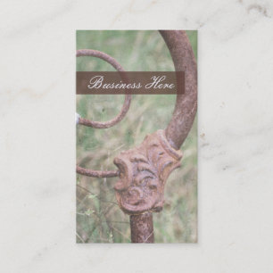 骨董品ディーラー ヴィンテージ サビれたベッドフレーム 屋外 名刺