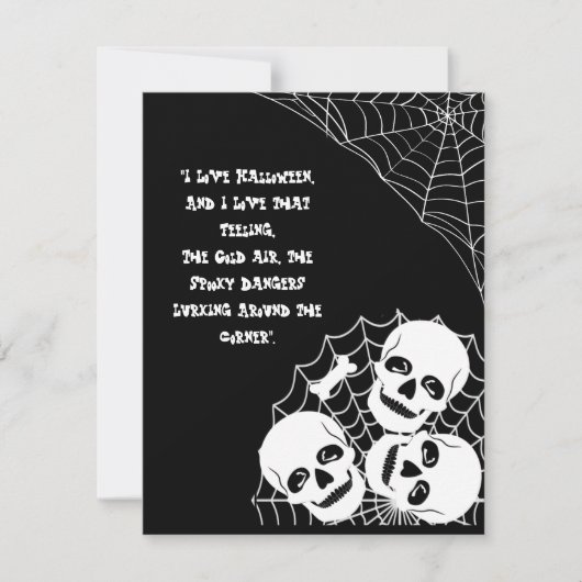 骸骨の山が潜むハロウィンの夜の不気味な雰囲気 シーズンカード (正面)