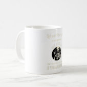 高いグラスを注いで上がろう コーヒーマグカップ (正面左)