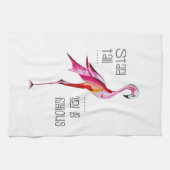 高いフラミンゴの立場はすばらしくおもしろいなことわざのギフトです キッチンタオル (横)