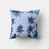 高いヤシの木、青澄んい空。 クッション (裏面)