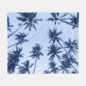 高いヤシの木、青澄んい空。 フリースブランケット (正面(横))