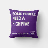 高い五を要する者がある クッション (正面)