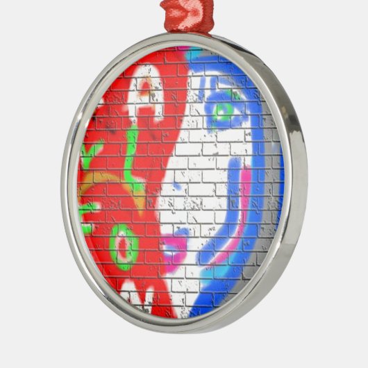 高い女司祭顔決して一人のグラフィティアート メタルオーナメント (左)