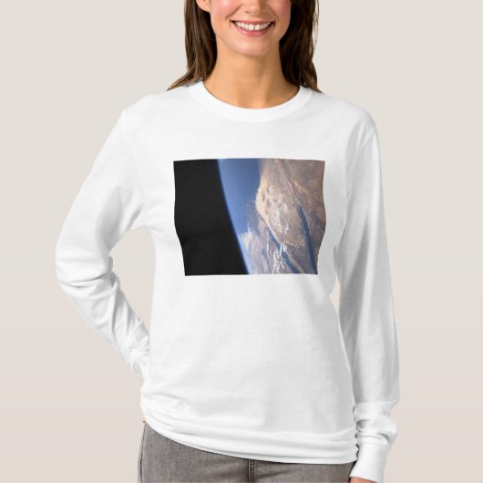 高い斜角シーン Tシャツ (正面)