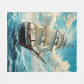 高い船と晴れた天気 フリースブランケット (正面(横))