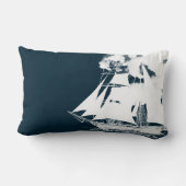 高い船と雲航海の ランバークッション (裏面)