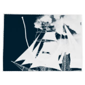 高い船と雲航海の ラージペーパーバッグ (裏面)