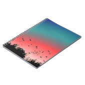 高く飛んでいる鳥 ノートブック (左側)