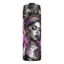 高価で難しく、背筋の良い女性のボス