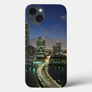 高台からの都市スカイライン iPhone 13ケース