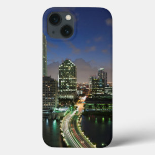 高台からの都市スカイライン iPhone 13ケース