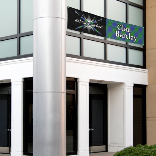 高地のフェスティバルの一族のバークレイの狩りのタータンチェックのテント 横断幕 (ビルの外側)