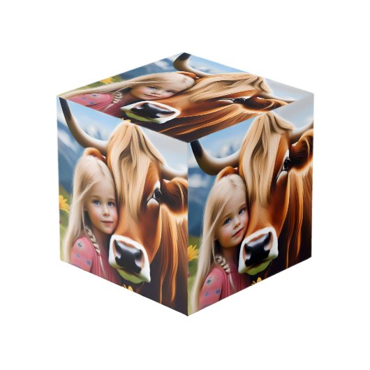 **「高地の絆：子供と牛の絆** フォトキューブ (正面アングル)