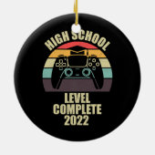 高校レベルの完全ゲーマー男性の卒業 セラミックオーナメント (裏面)