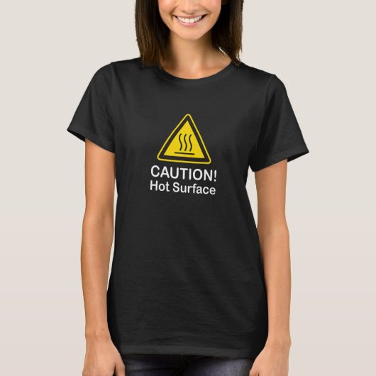 高温注意の文字モチーフ Tシャツ (正面)