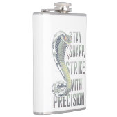 高精度でシャープなストライク – Cobraデザイン フラスク (右)