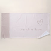 高級なエレガントミニマル赤面ピンクハート  ビーチタオル (正面)