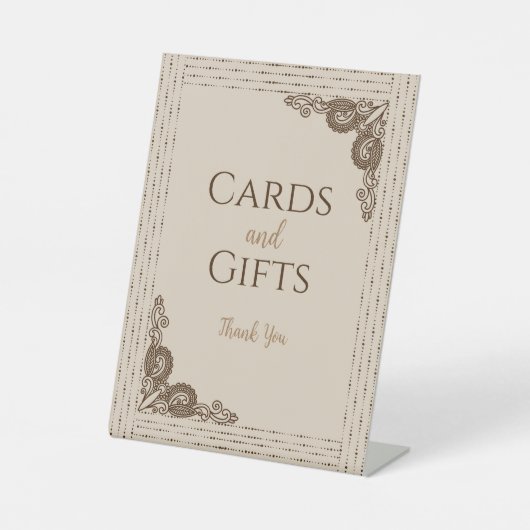 高級エレガントベージュ華美ウェディングカードとギフト 台座サイン (正面)
