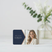 高級感のあるネイビーブルーとゴールドの幾何学模様のビジネスデザイン 名刺 (スタンド正面)