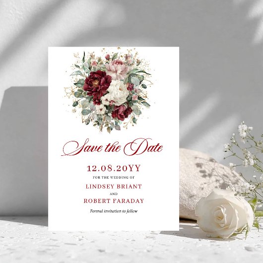 高級感のあるピンクバーガンディーの花模様の結婚式の延期案内状 セーブザデート