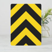 高速はっきりした交通のまわりに山 (スタンド正面)