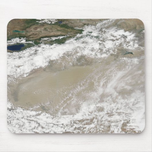 高麗のdesには、ほこりや雲が漂っていた マウスパッド (正面)