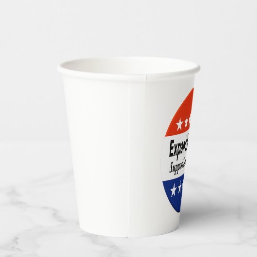 高齢者の健康を支援するためにメディケアを拡大する 紙コップ (右)