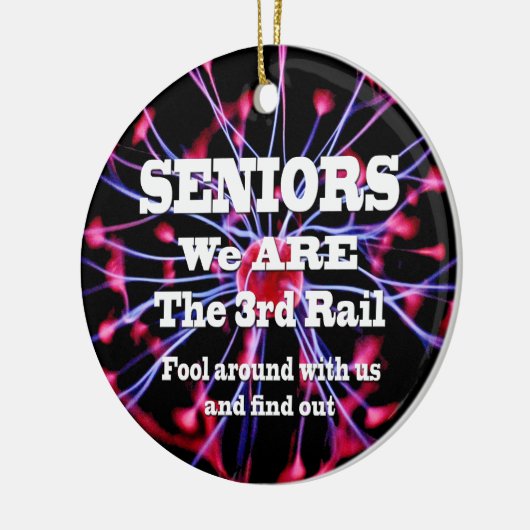 高齢者の我々は3番目のレール セラミックオーナメント (左)